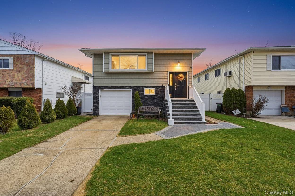 38 Sutton ST, Hempstead, NY 11550
