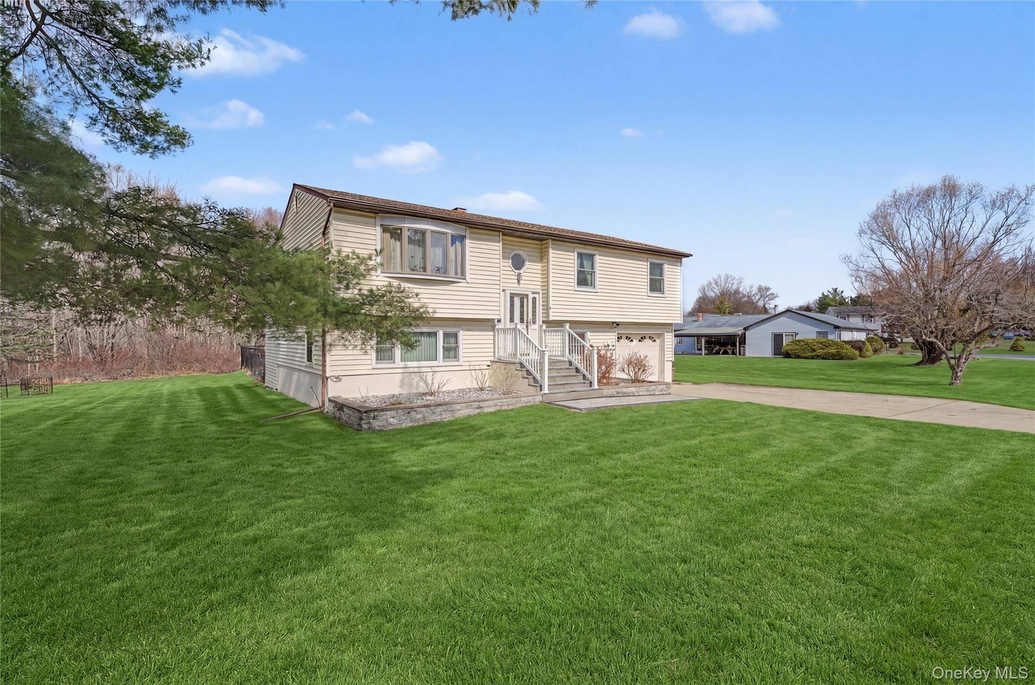 6 Adams CT, Monroe, NY 10950