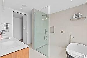 1080 Springs Fireplace RD, East Hampton, NY 11937