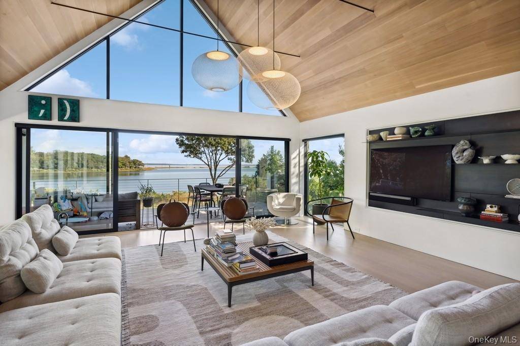 1080 Springs Fireplace RD, East Hampton, NY 11937