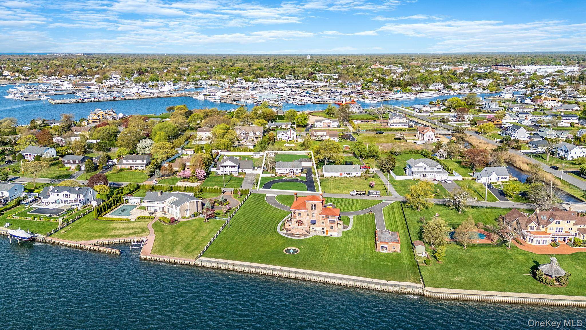 146 Awixa AVE, Bay Shore, NY 11706