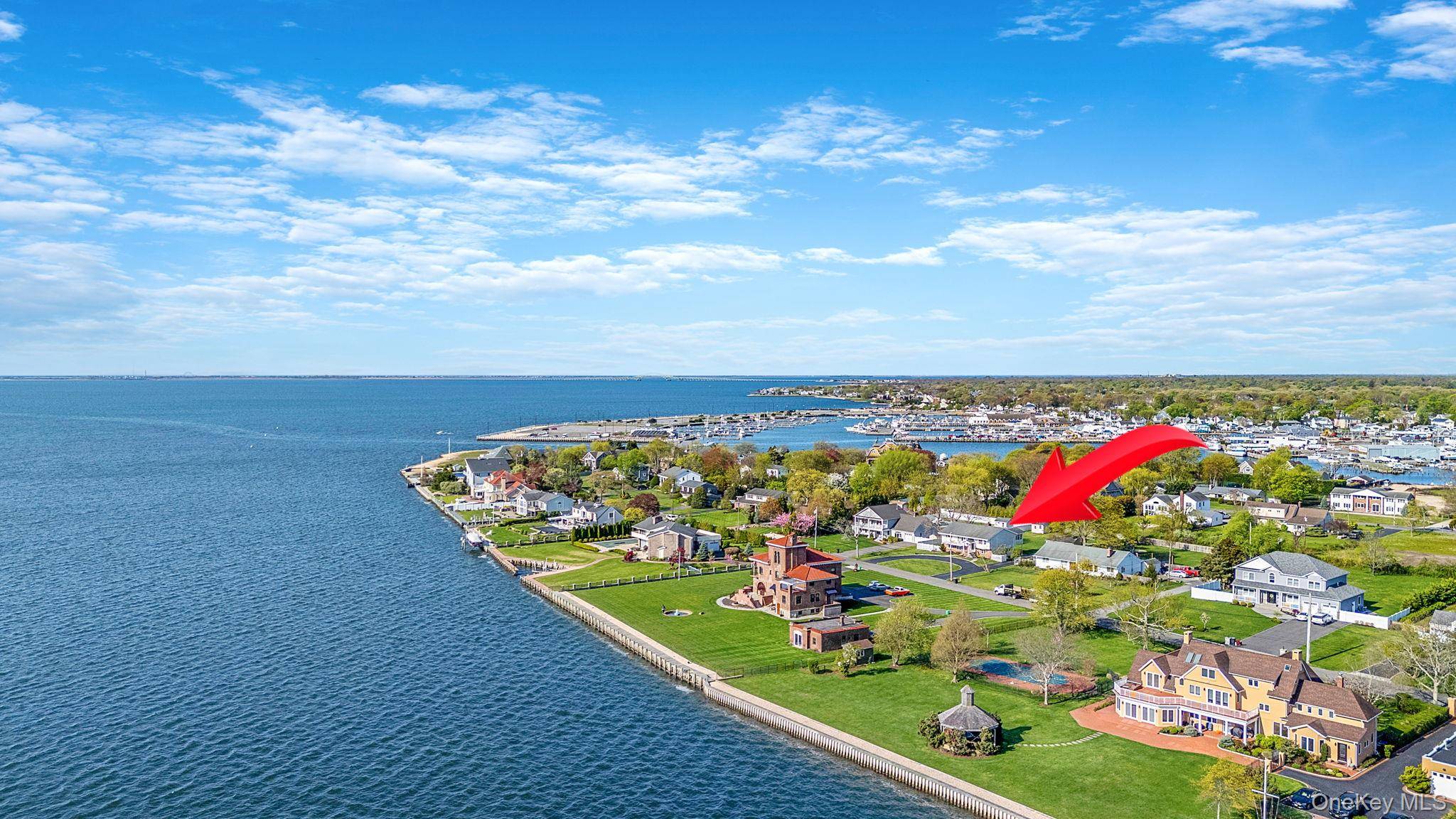 146 Awixa AVE, Bay Shore, NY 11706