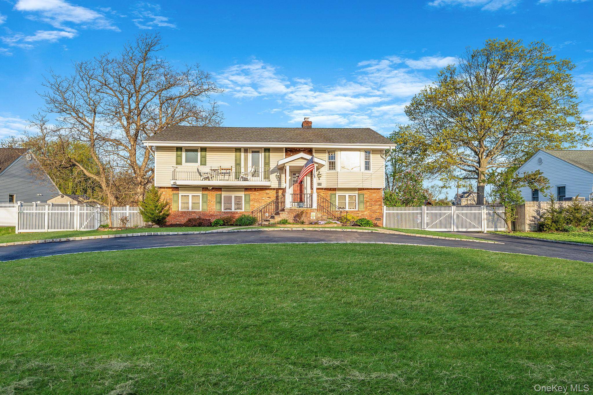 146 Awixa AVE, Bay Shore, NY 11706