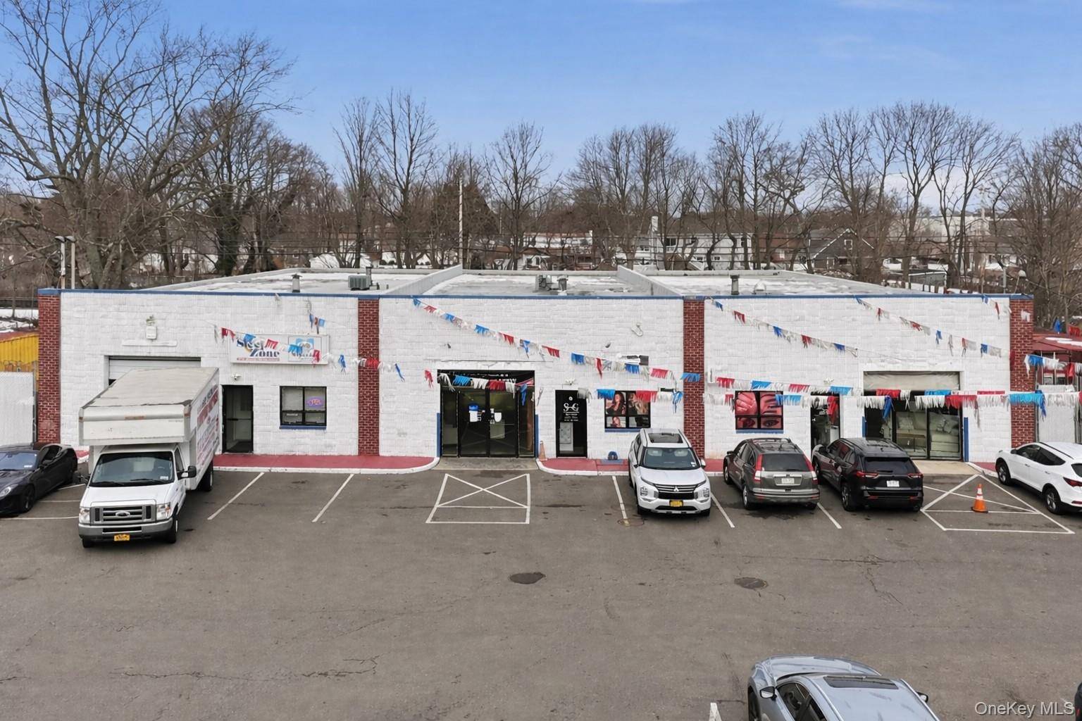 11 Pineaire DR, Bay Shore, NY 11706