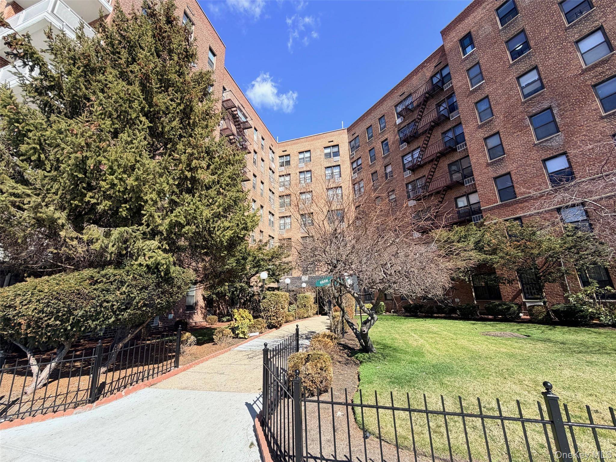 100-25 Queens BLVD #3JJ, Forest Hills, NY 11375