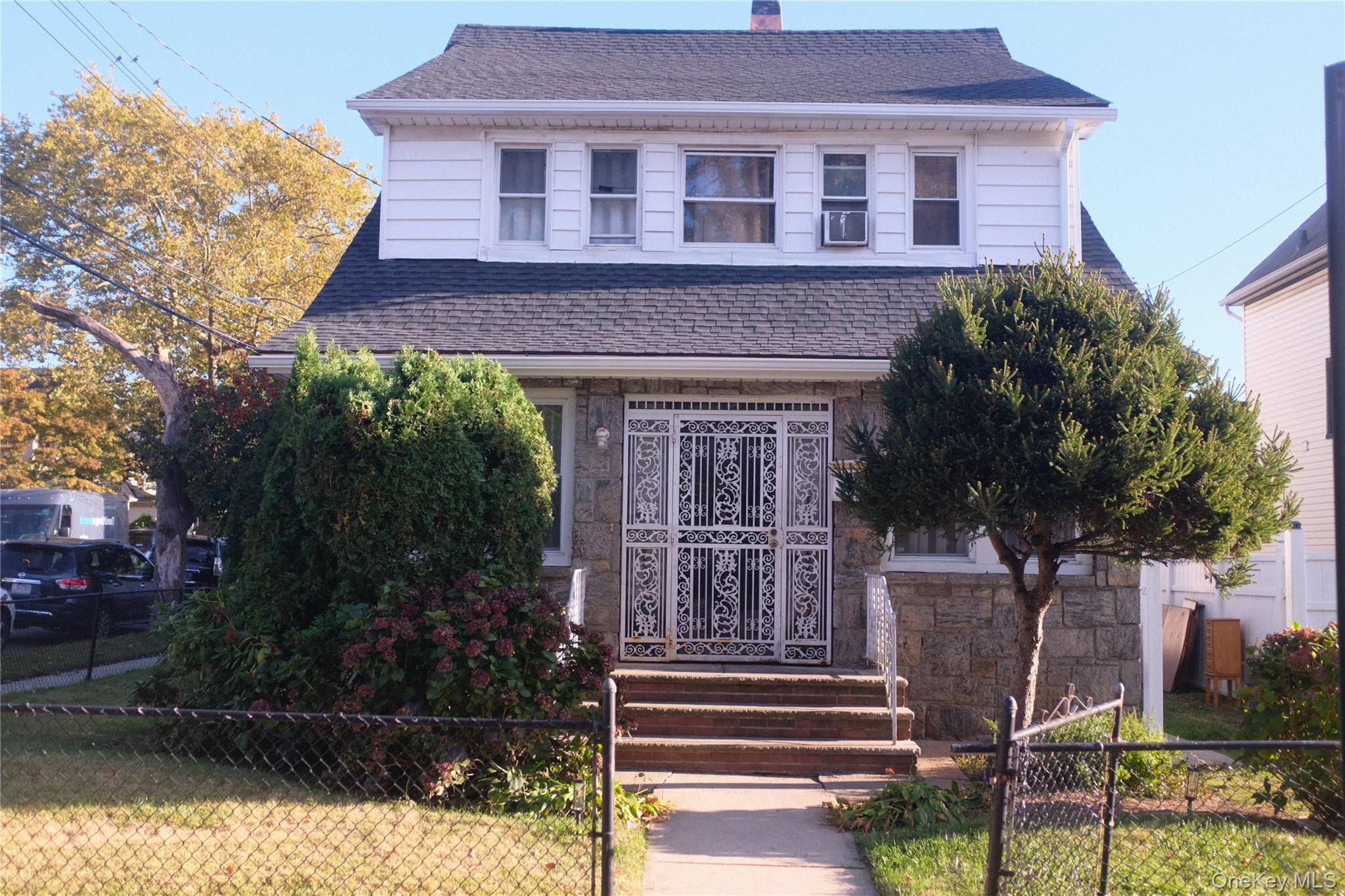 204-20 104th AVE, Saint Albans, NY 11412