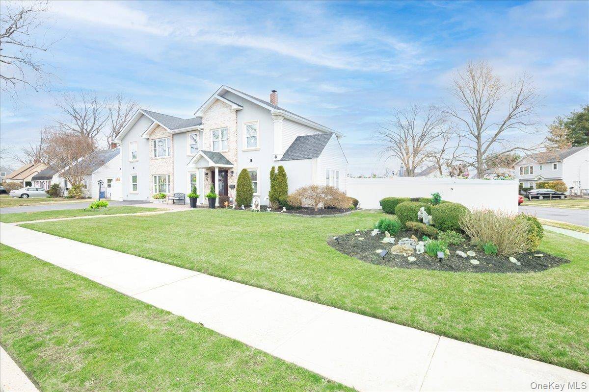 35 Carnation RD, Levittown, NY 11756