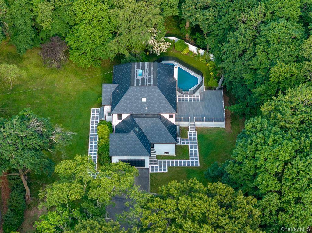 33 High Farms RD, Old Brookville, NY 11545
