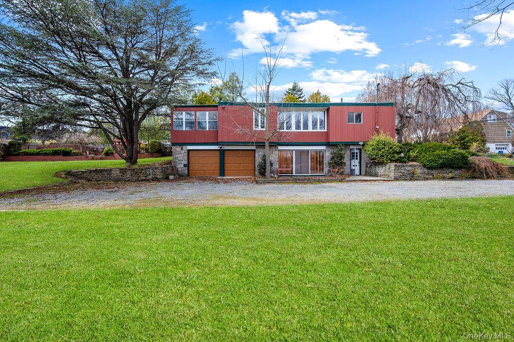 11 Valley View RD, Great Neck, NY 11021