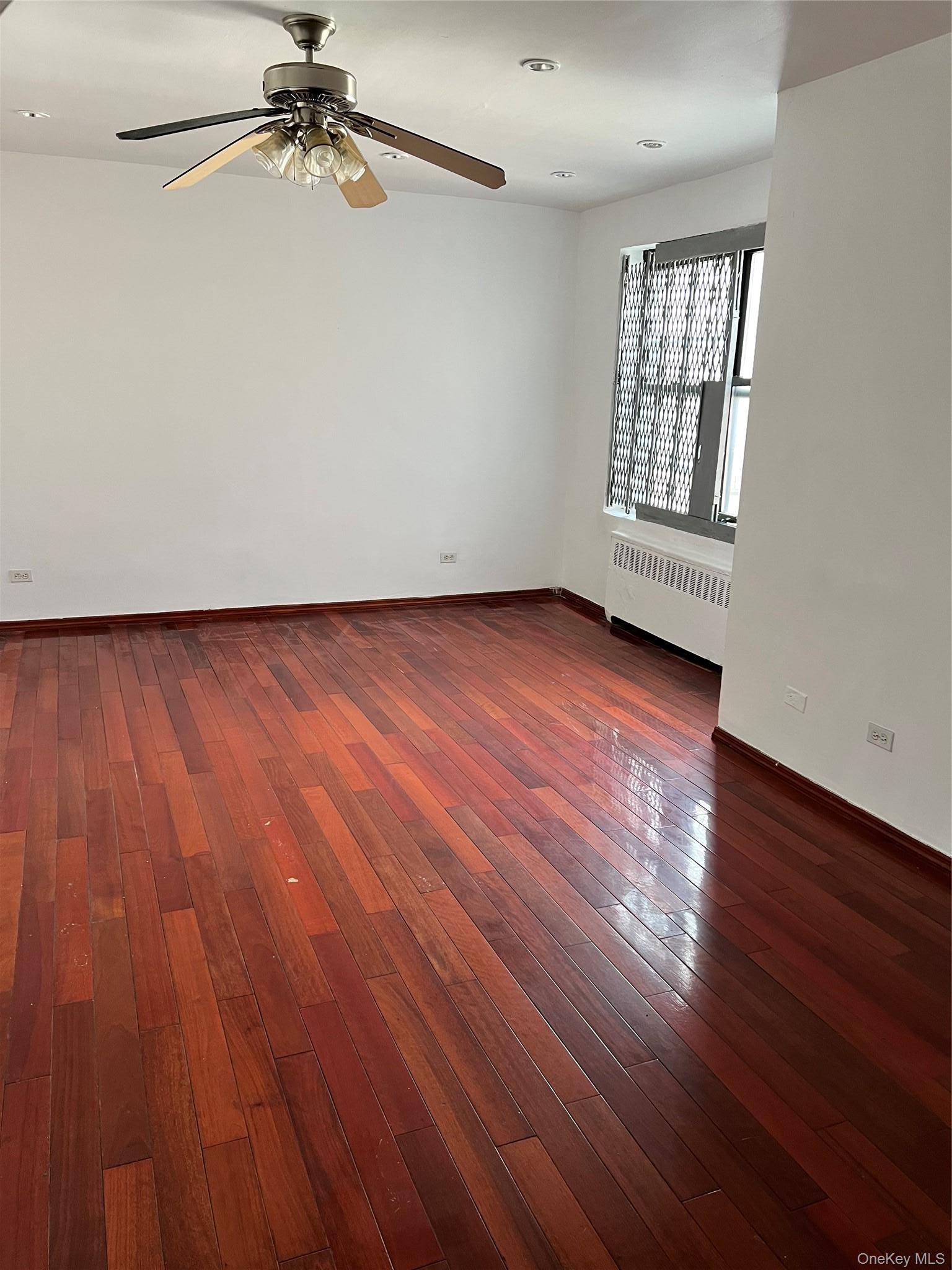 44-21 Macnish ST #6D, Elmhurst, NY 11373