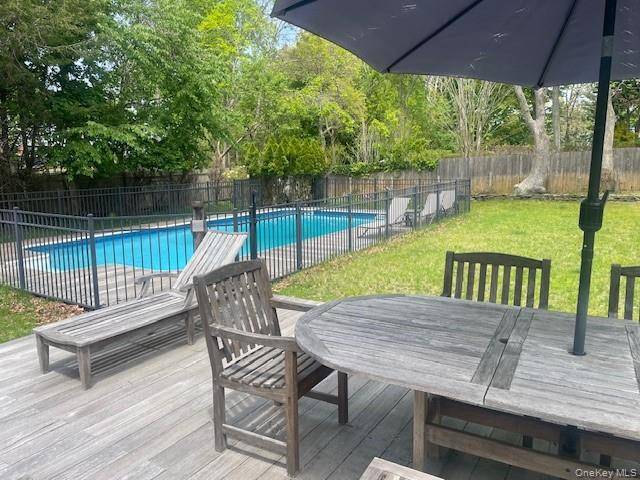 35 Maple ST, Westhampton Beach, NY 11978