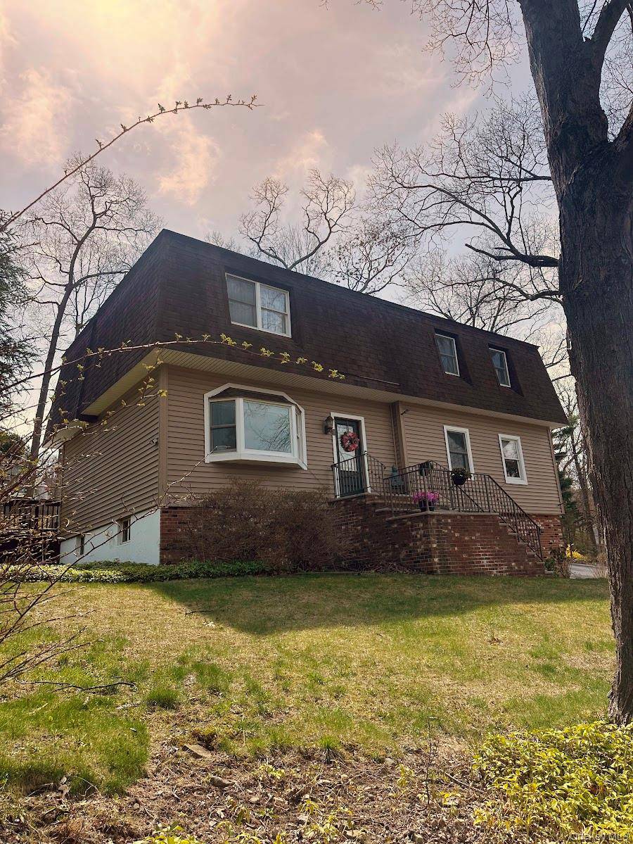 2 Olympus RD, Highland Mills, NY 10930