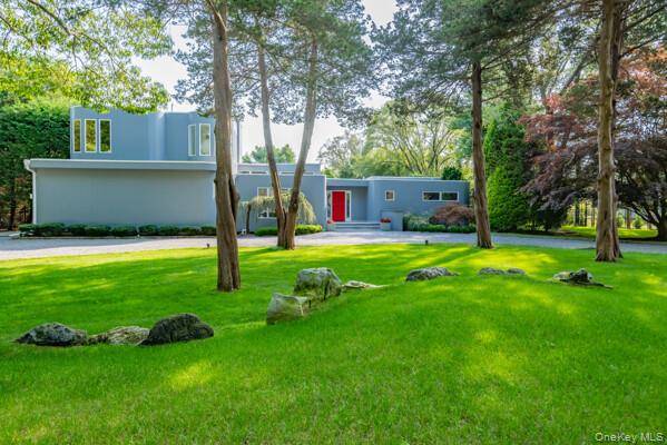 3 Mallard LN, Remsenburg, NY 11960