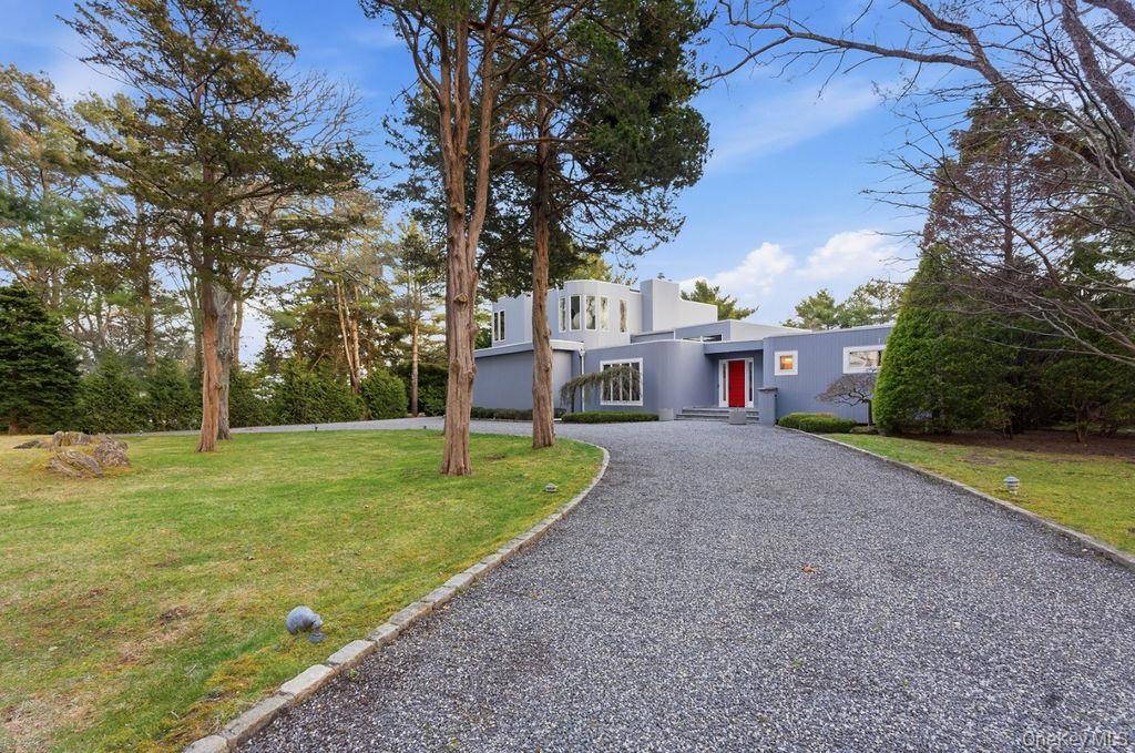 3 Mallard LN, Remsenburg, NY 11960