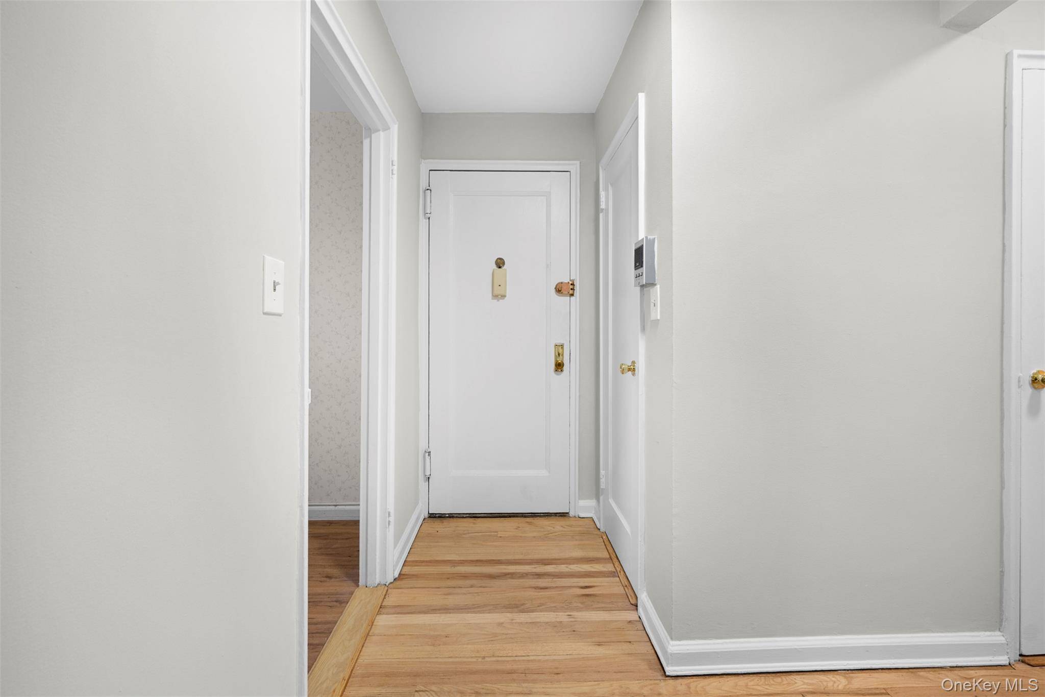 15 Beach RD #3D, Great Neck, NY 11023