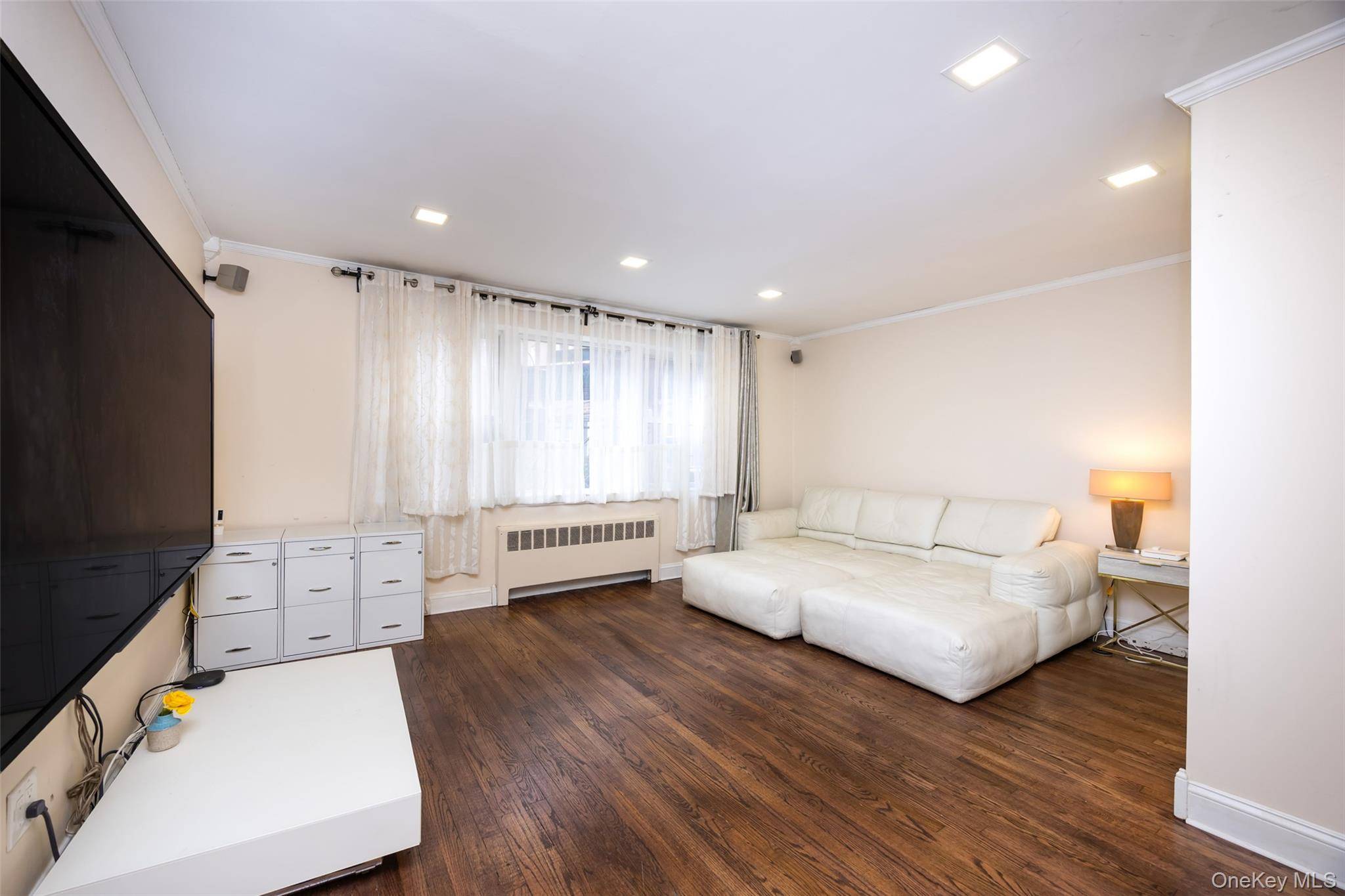 13835 Jewel AVE #1A, Kew Garden Hills, NY 11367