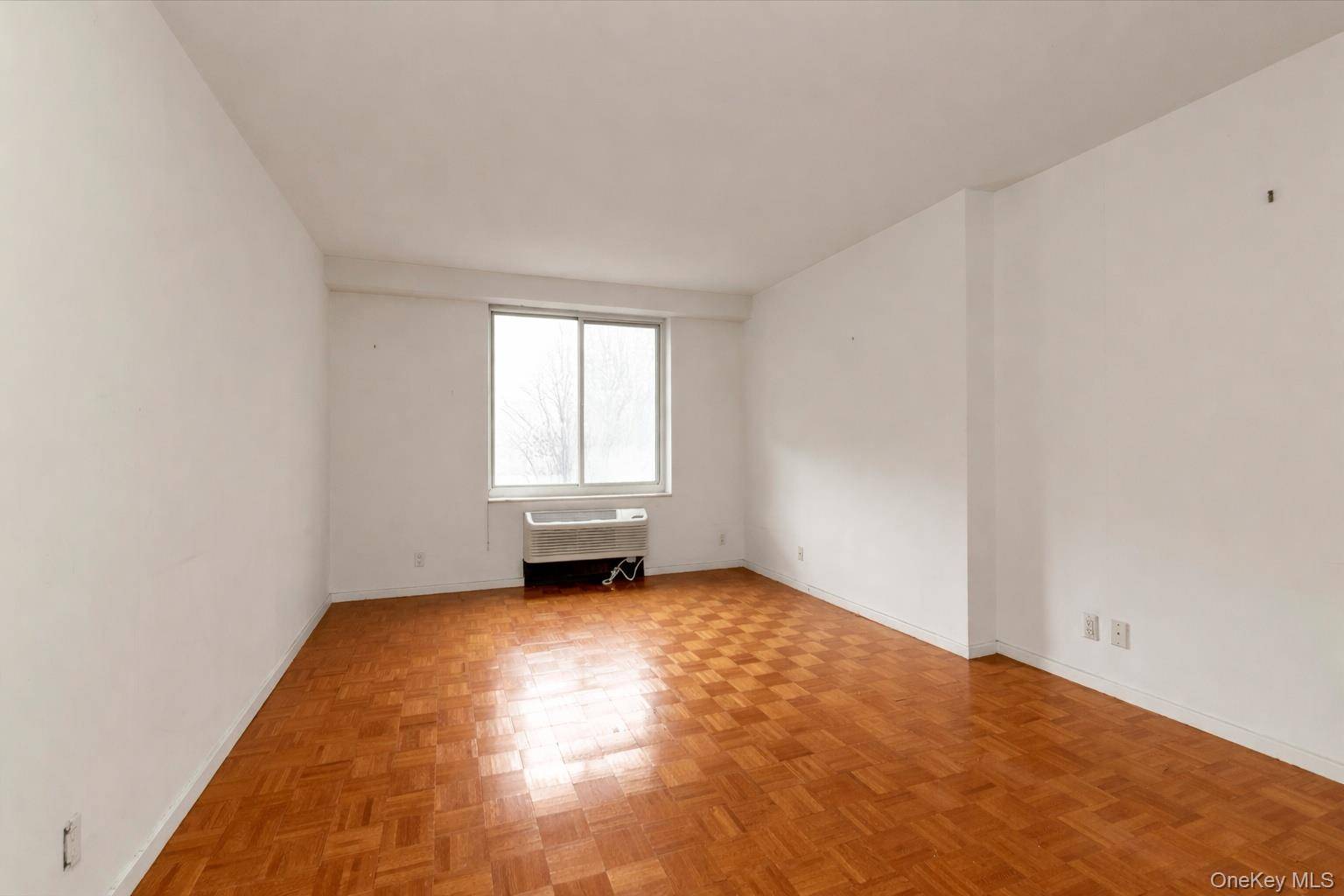 100 Hilton AVE #M3, Garden City, NY 11530