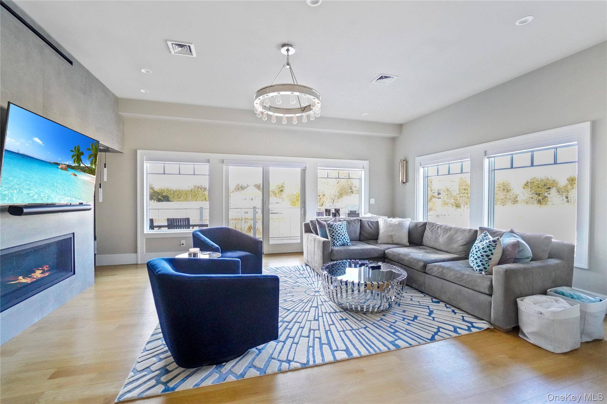 68 Foster AVE #9, Hampton Bays, NY 11946
