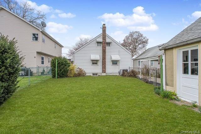 125 Bryson AVE, Staten Island, NY 10302