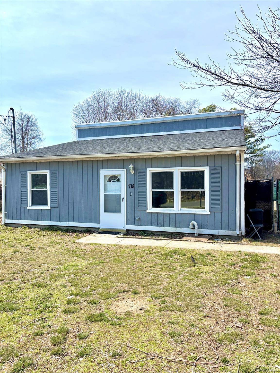 718 Provost AVE, Bellport, NY 11713