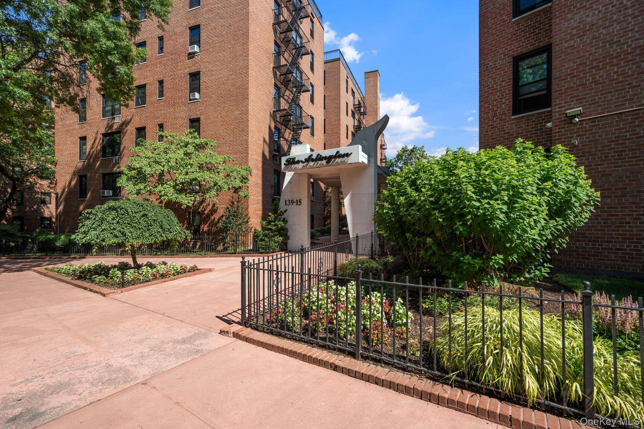 139-15 83rd AVE #117, Briarwood, NY 11435