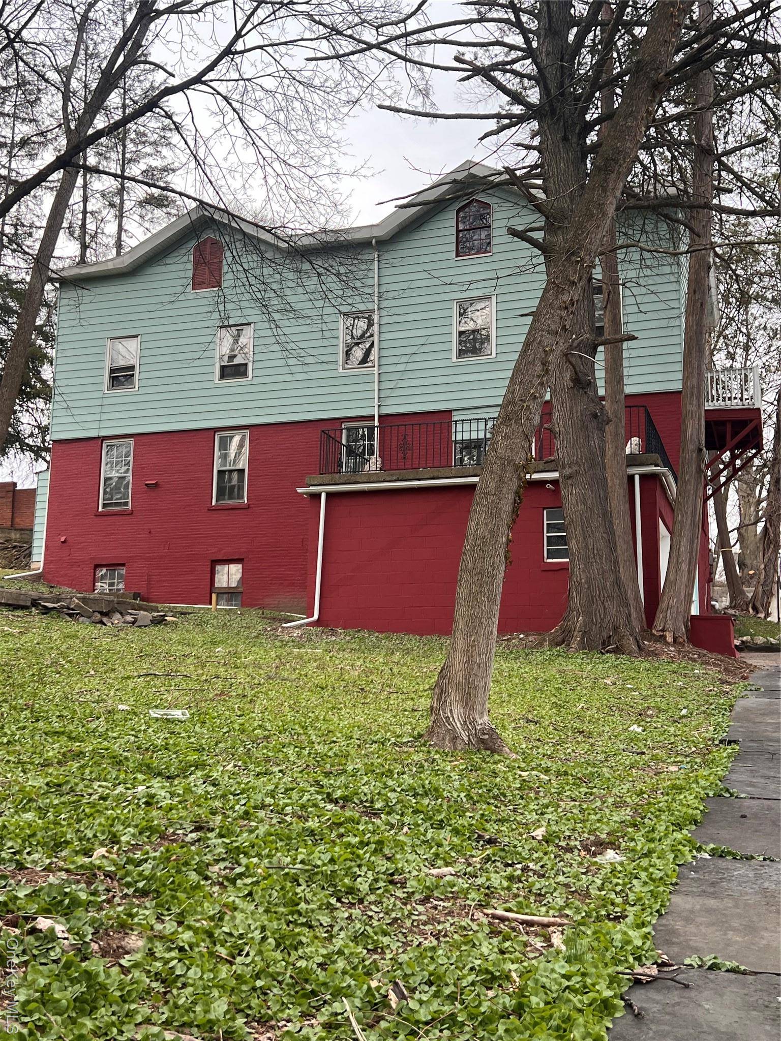 30 Garfield PL, Poughkeepsie, NY 12601