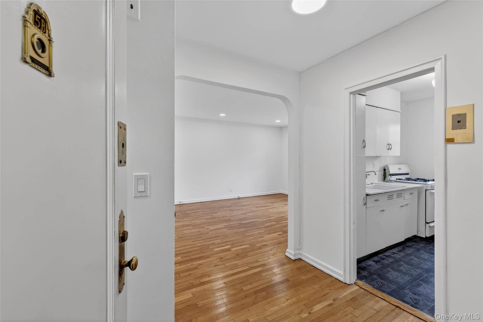 765 N Broadway #15B, Hastings-on-hudson, NY 10706