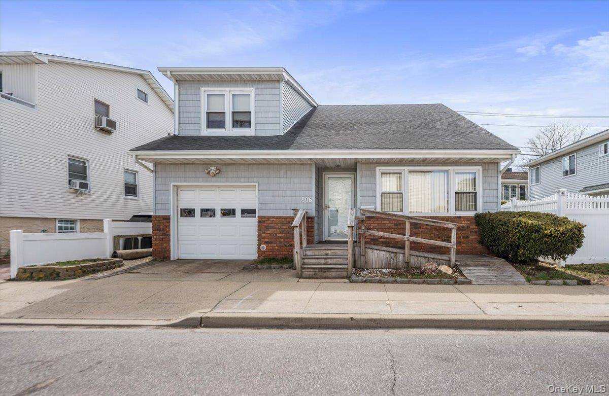 806 E Chester ST, Long Beach, NY 11561