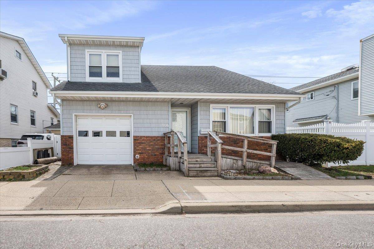 806 E Chester ST, Long Beach, NY 11561