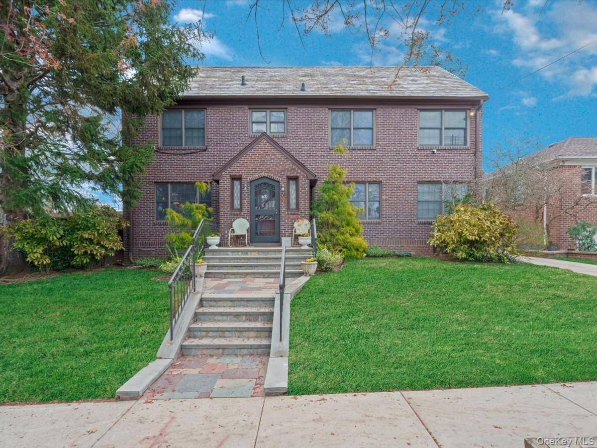 2807 157th ST, Flushing, NY 11354