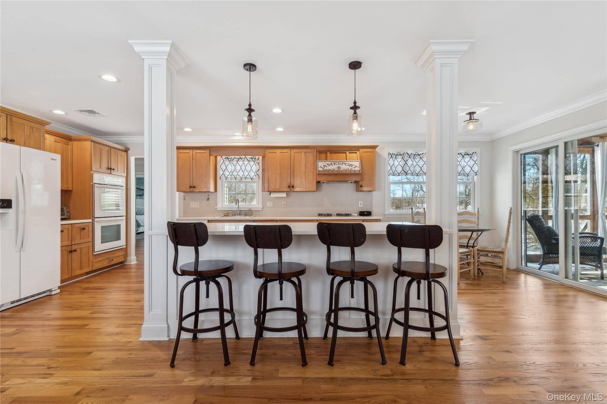 144 Manor LN, Jamesport, NY 11901