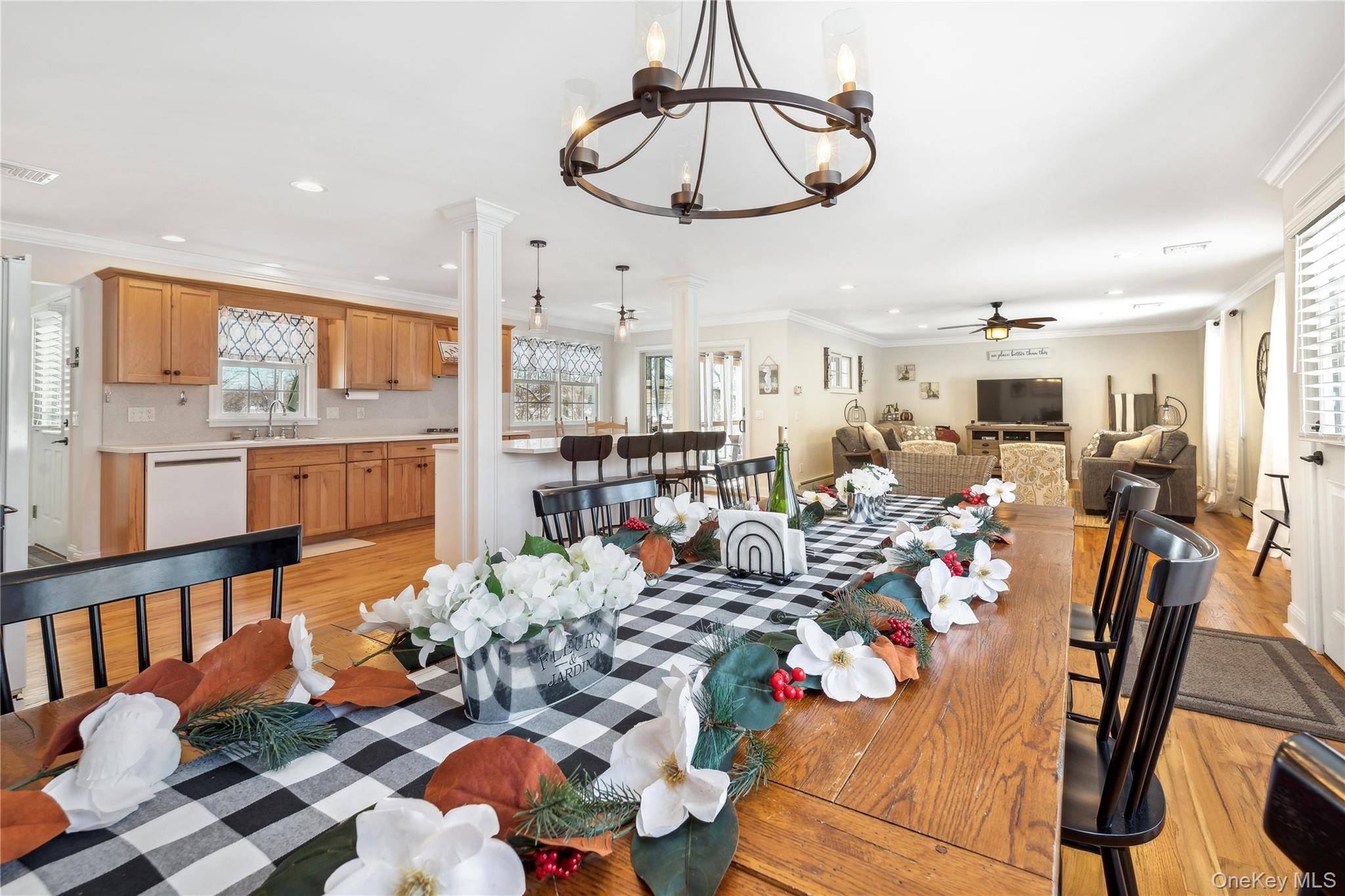 144 Manor LN, Jamesport, NY 11901