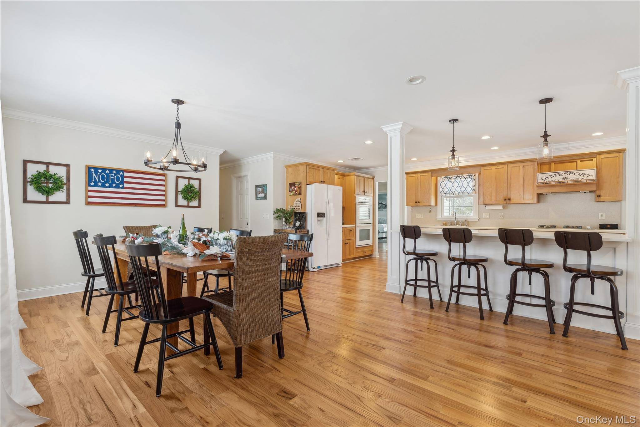 144 Manor LN, Jamesport, NY 11901