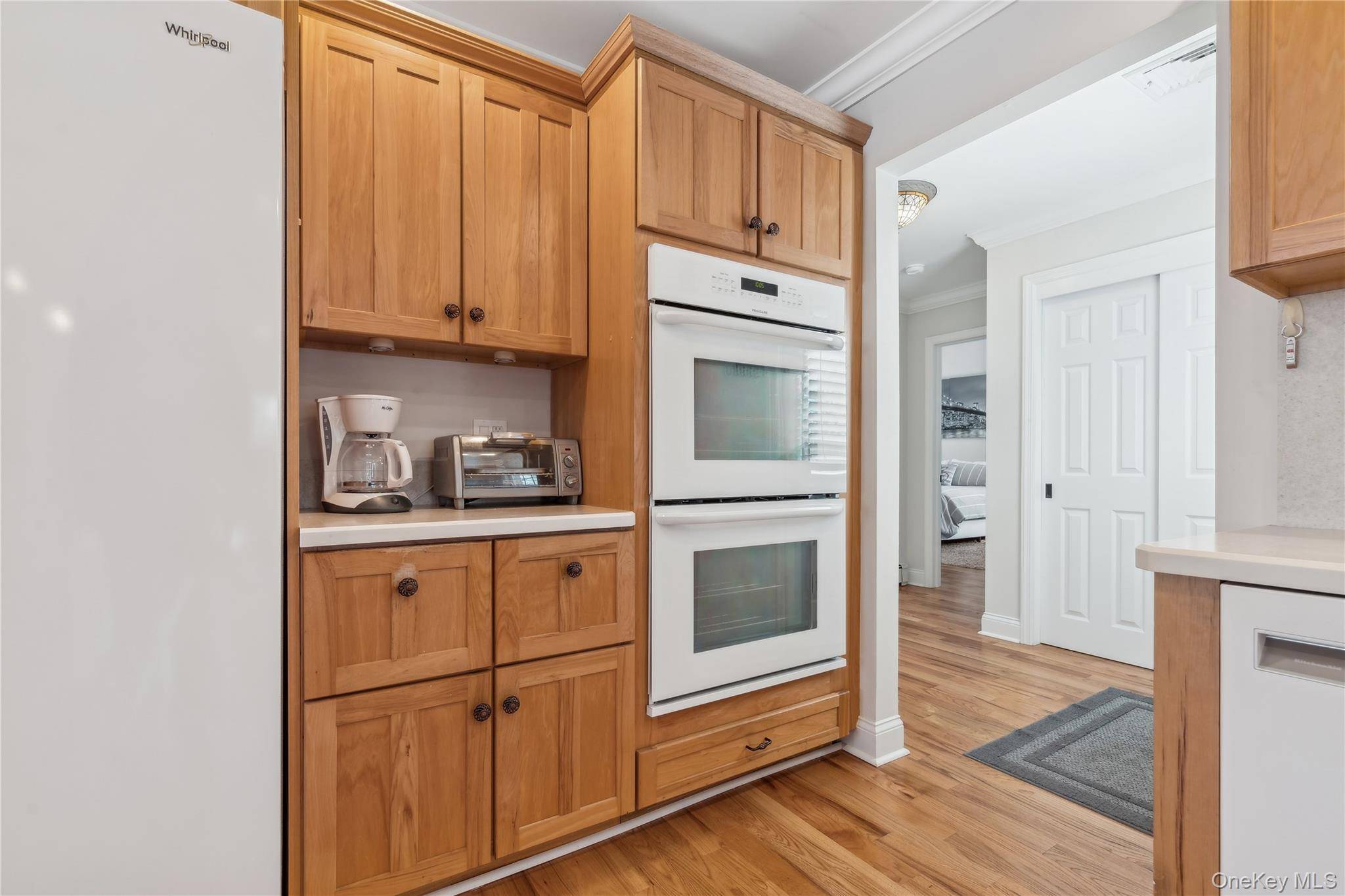 144 Manor LN, Jamesport, NY 11901