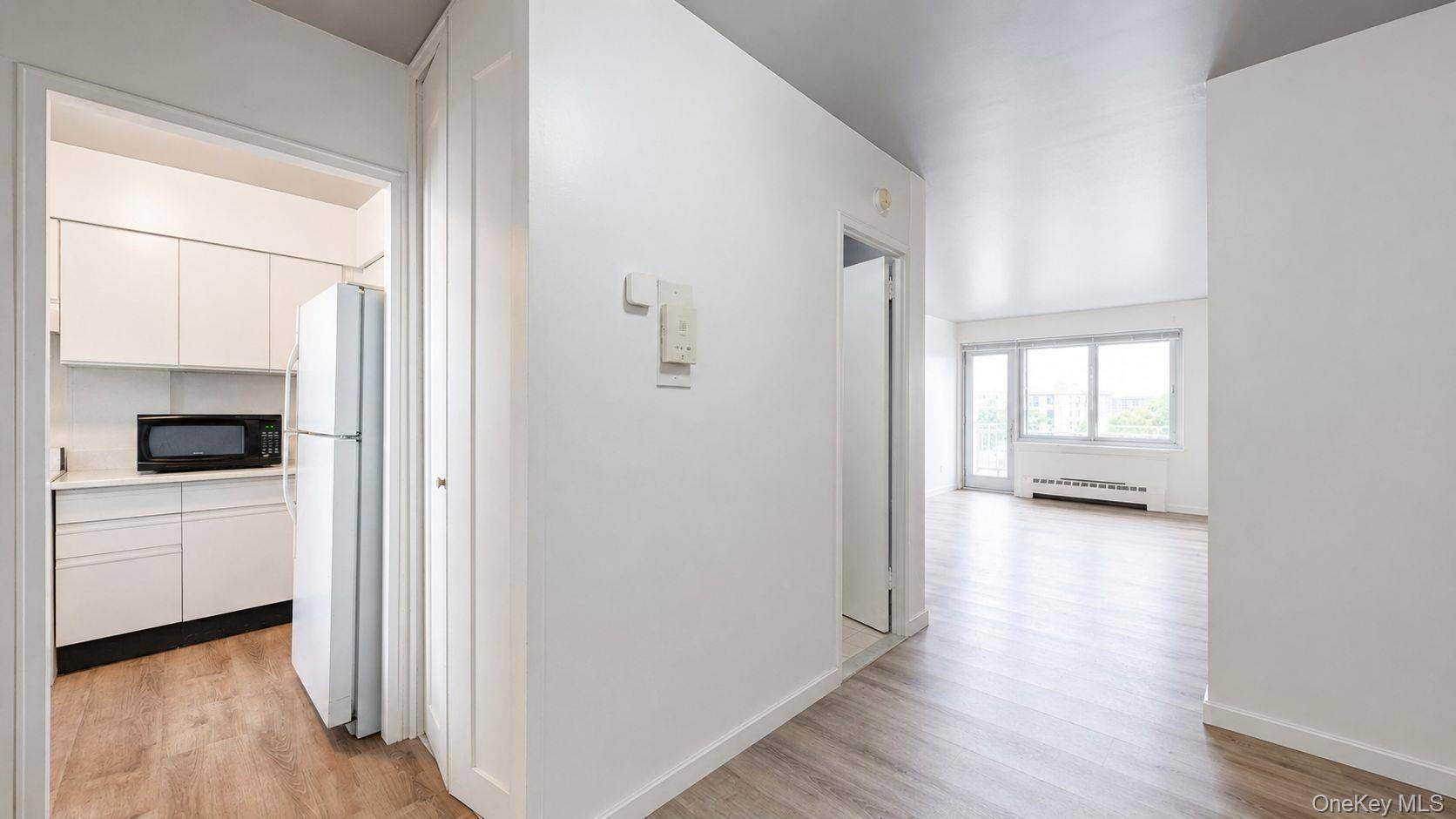 61-15 97th ST #15C, Rego Park, NY 11374