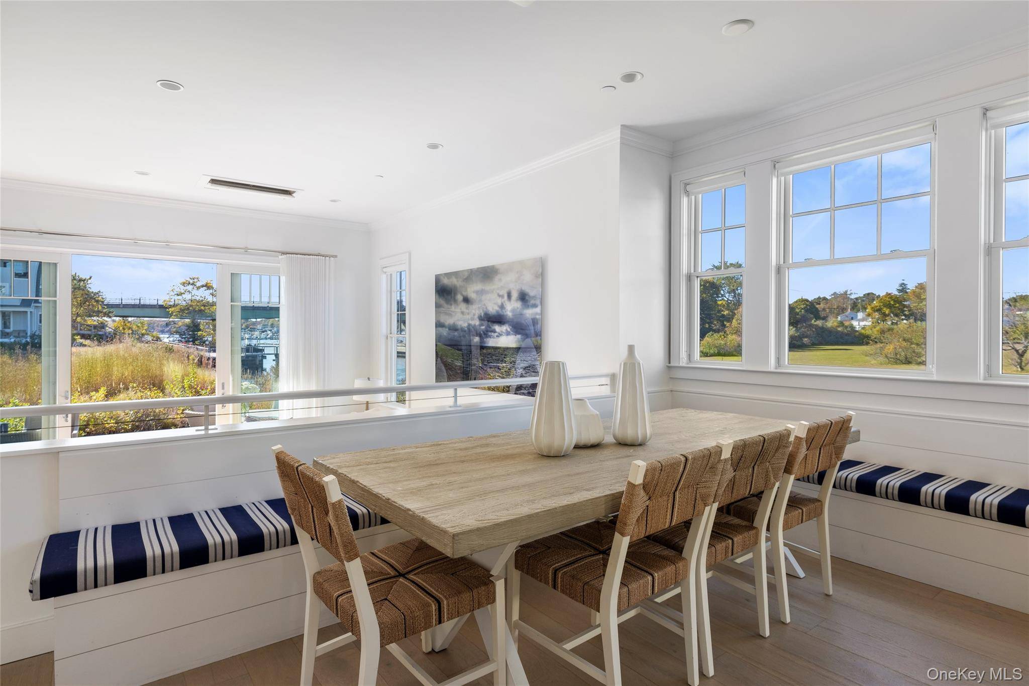7 Old Boathouse LN, Hampton Bays, NY 11946