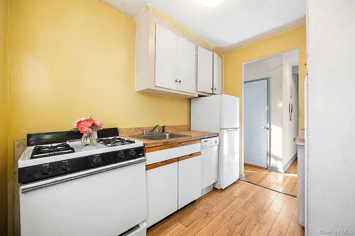 99-63 66th AVE #B18, Rego Park, NY 11374