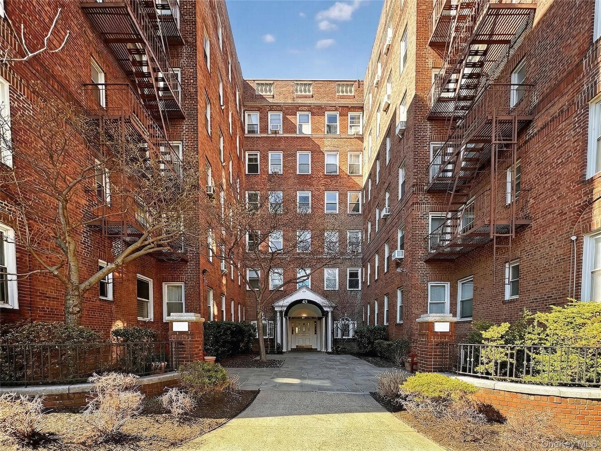 45 Kew Gardens RD #5N, Kew Gardens, NY 11415