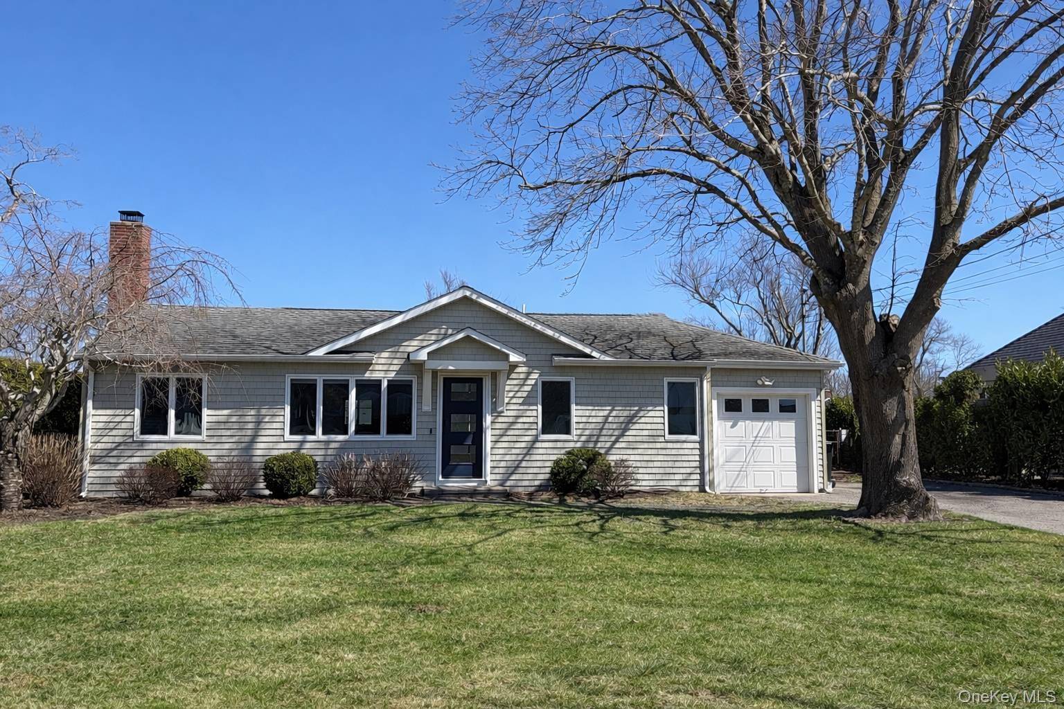 21 Tarpon RD, East Quogue, NY 11942