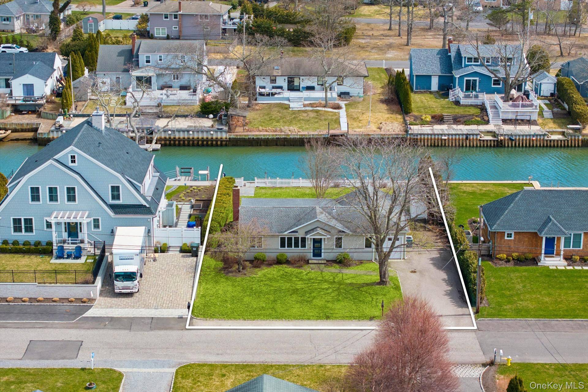 21 Tarpon RD, East Quogue, NY 11942