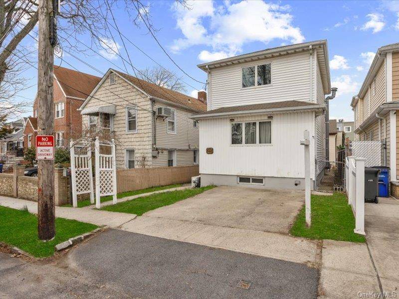 3229 Glennon PL, Bronx, NY 10465