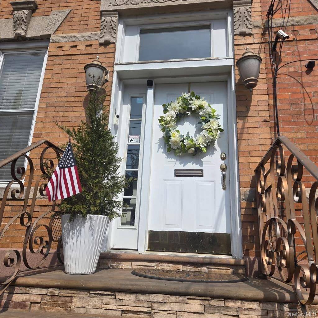 64-07 68th AVE, Ridgewood, NY 11385