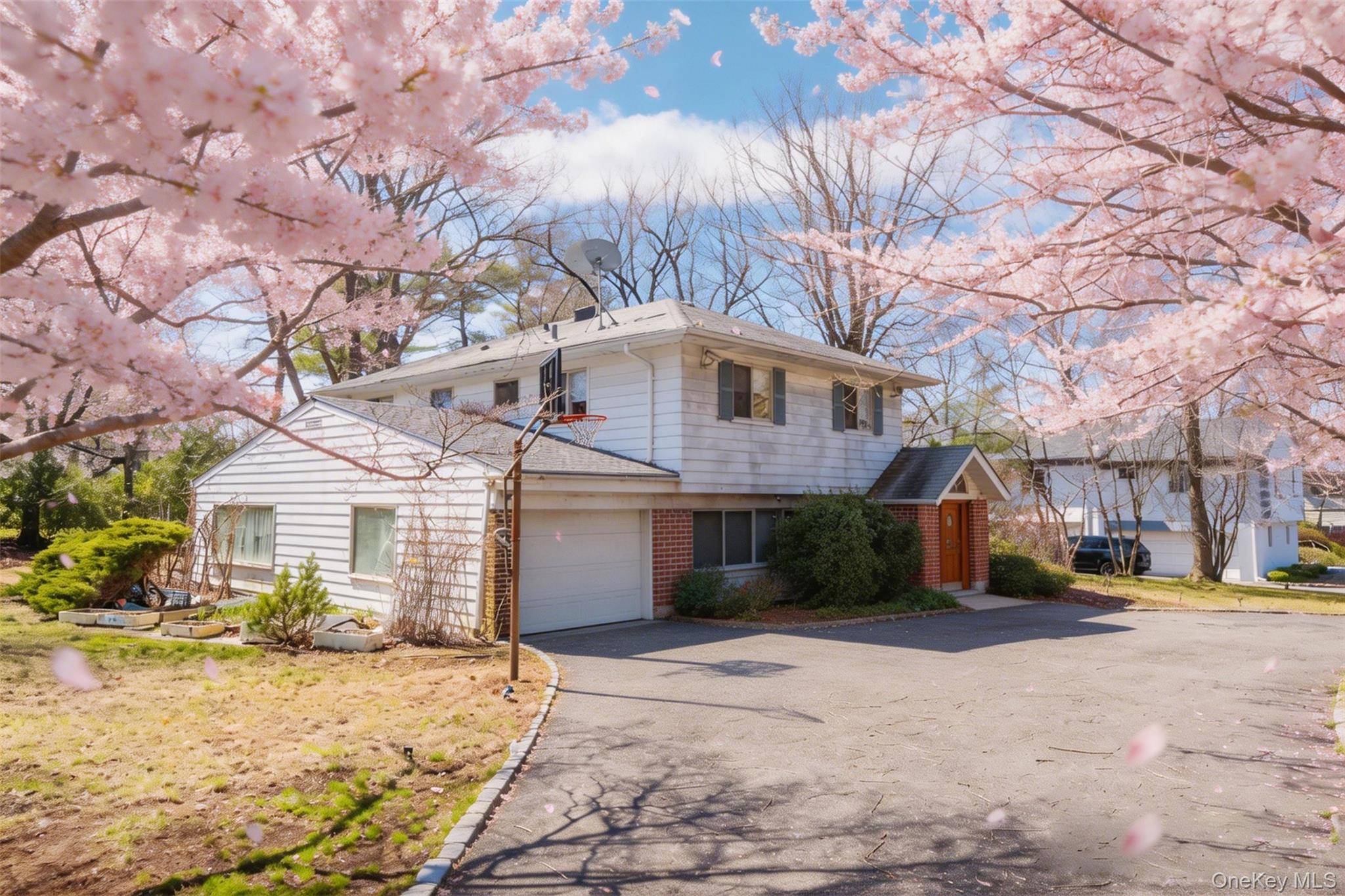 71 Horace Harding BLVD, Great Neck, NY 11020