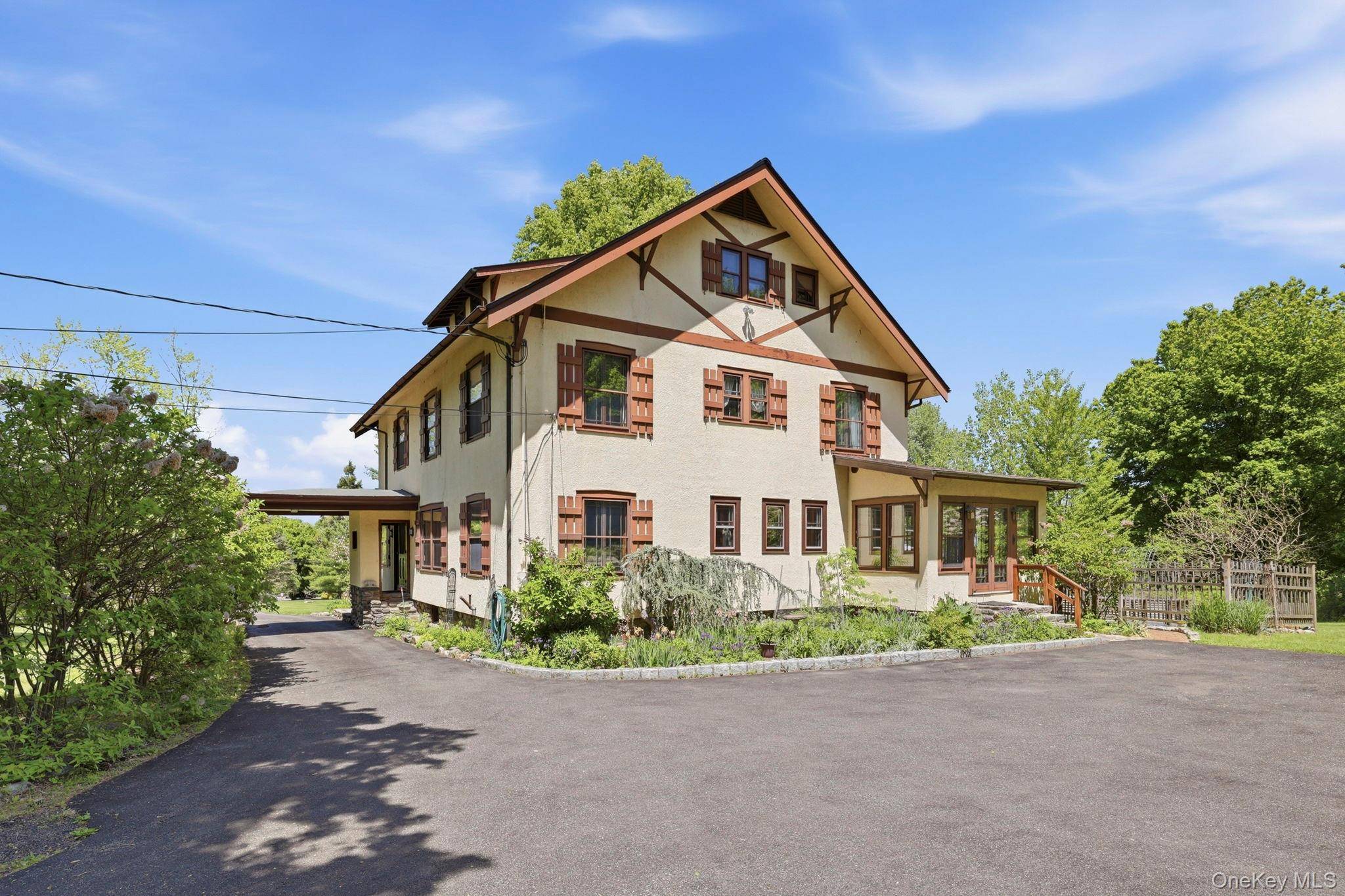 8 Elmer Galloway RD, Katonah, NY 10536