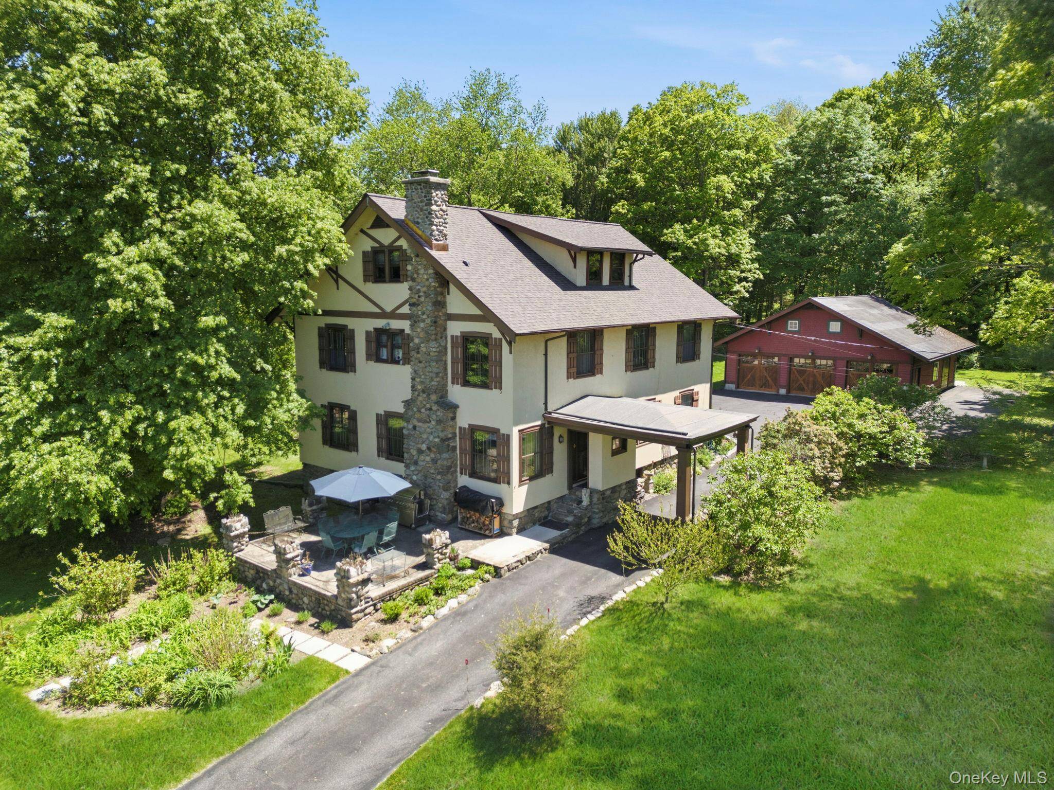 8 Elmer Galloway RD, Katonah, NY 10536