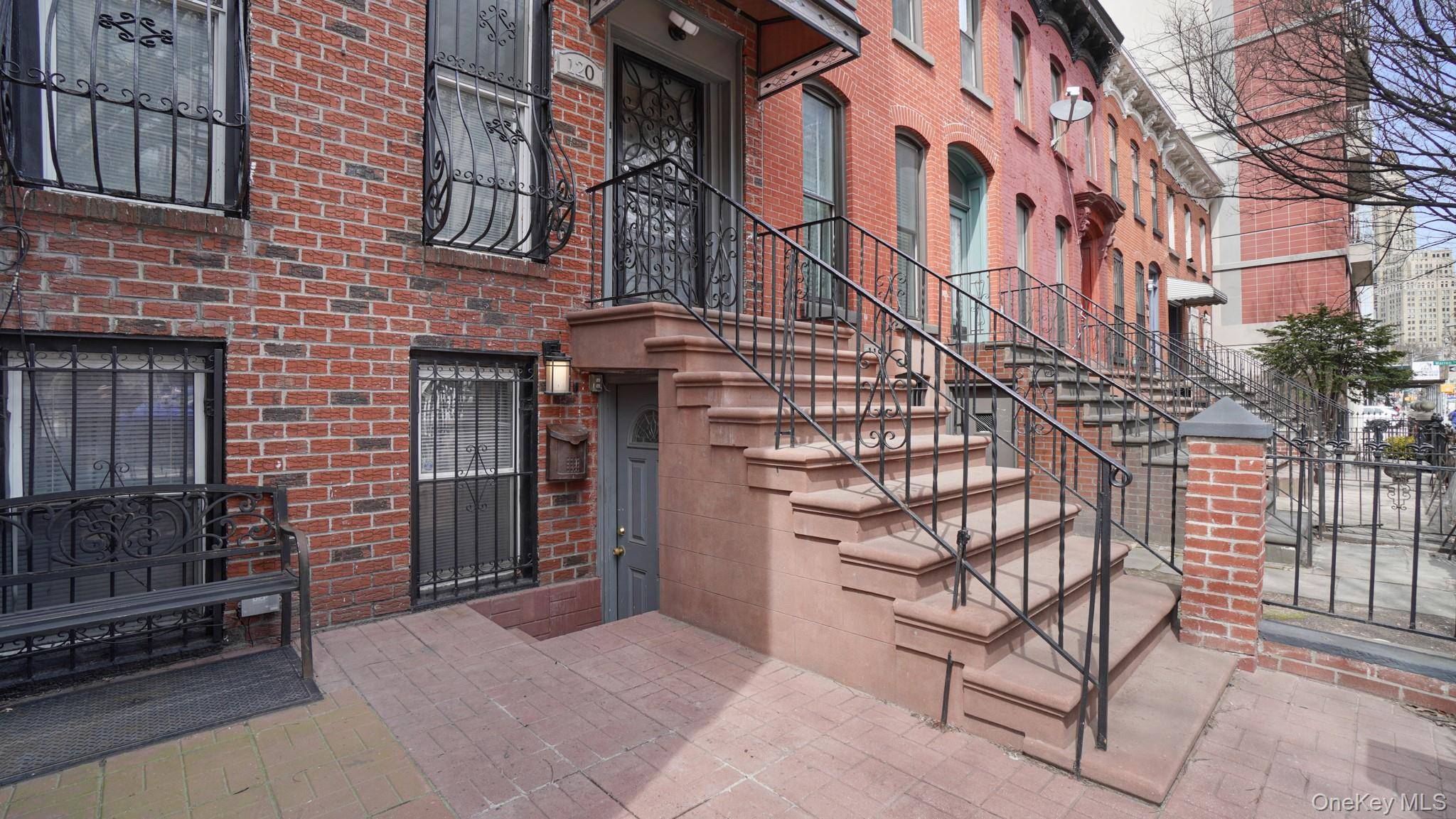 120 4th AVE, Brooklyn, NY 11217