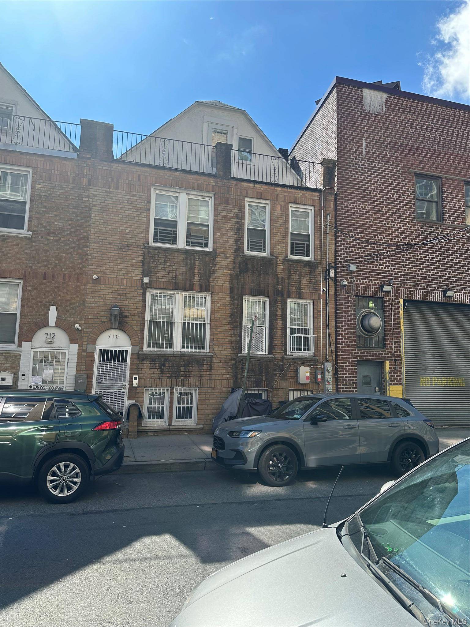 710 E 211th ST, Bronx, NY 10467