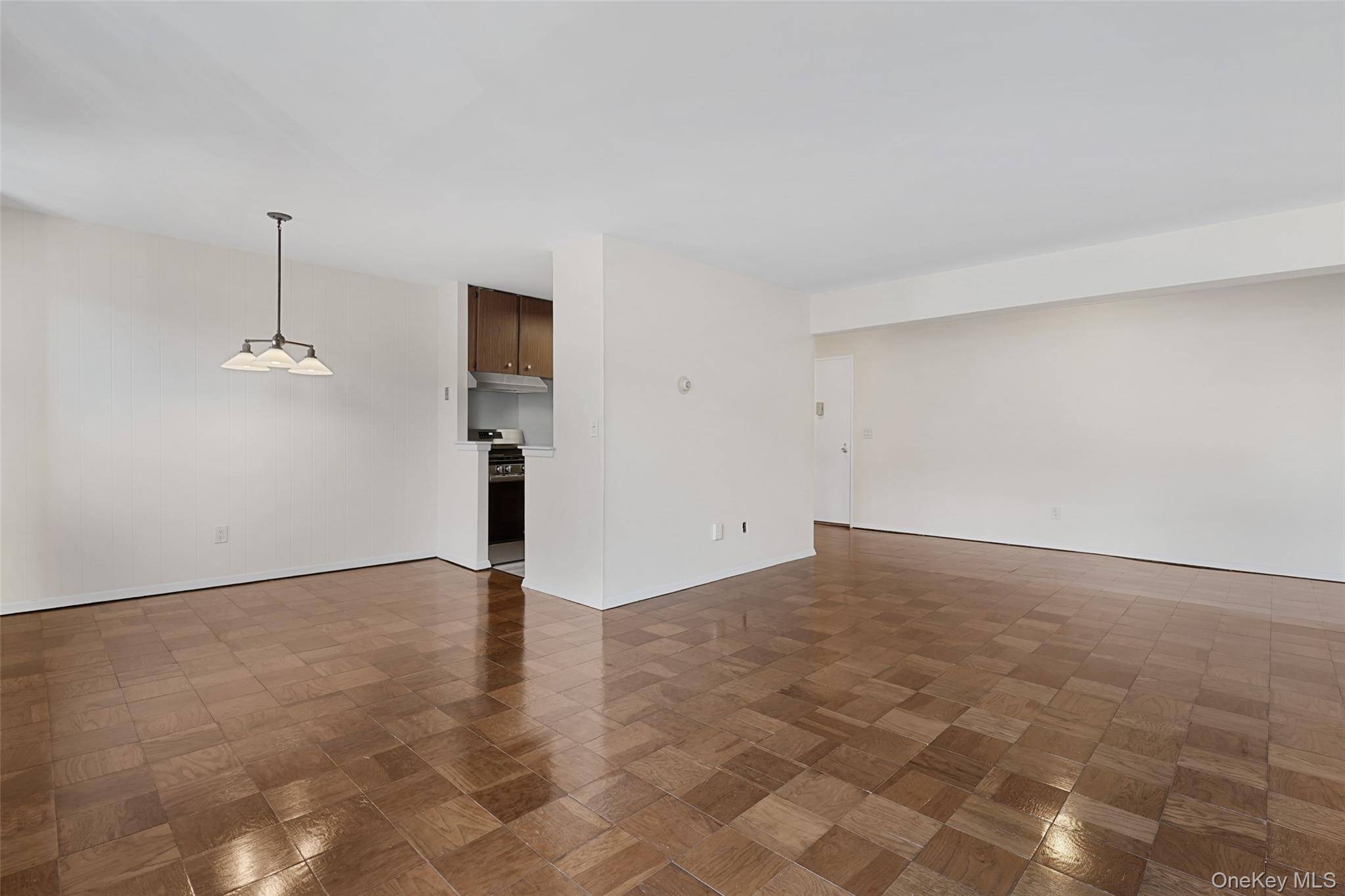 25 Stewart PL #615, Mount Kisco, NY 10549