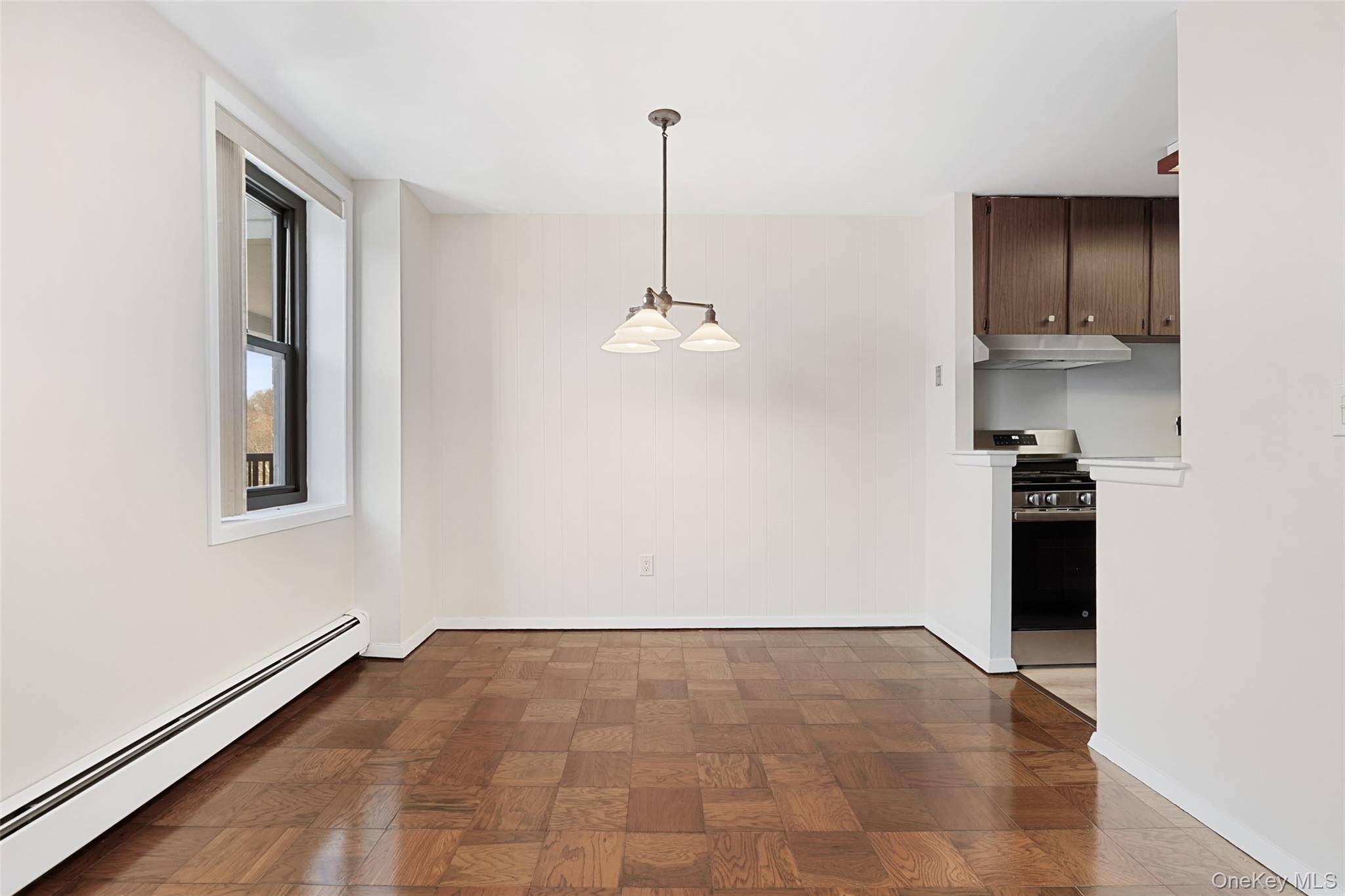 25 Stewart PL #615, Mount Kisco, NY 10549