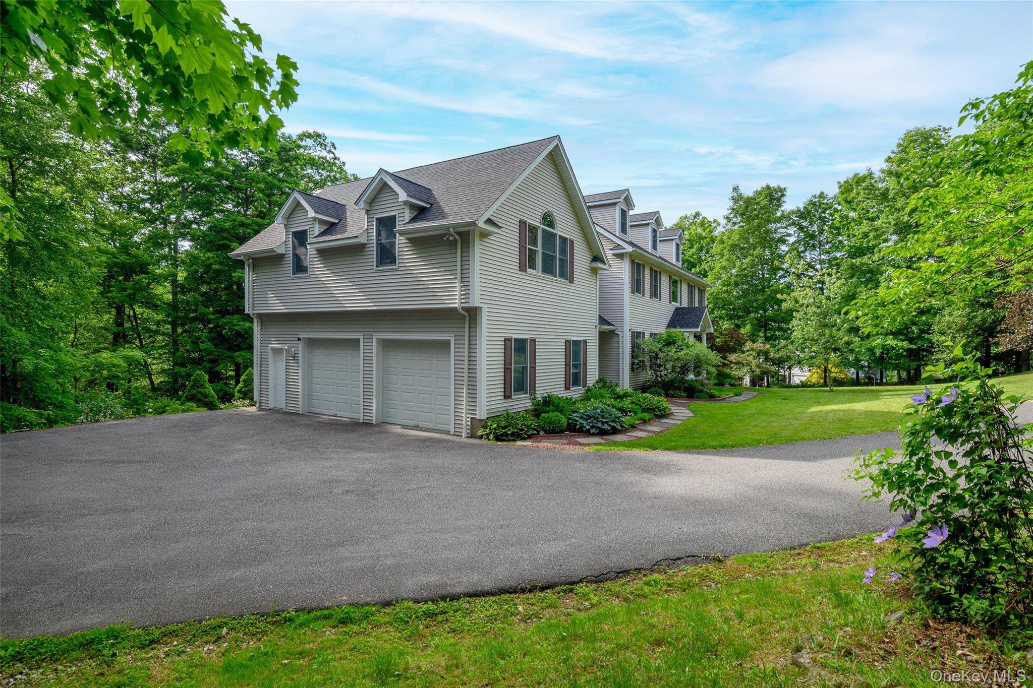 17 Weldon Woods Connecticut RD, New Fairfield, CT 06812